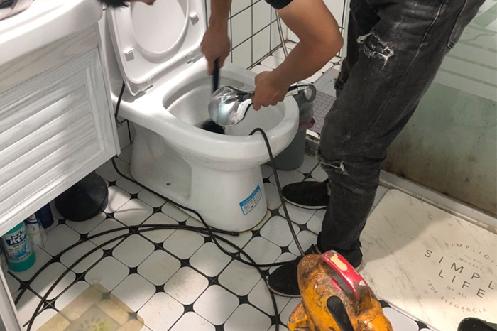 洮南马桶堵塞自己疏通还是找师傅?专业上门服务让你省时更省心