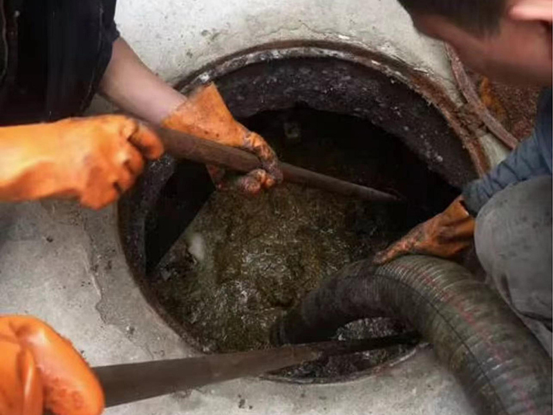 洮南清理化粪池时如何避免沼气的危害?